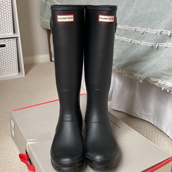 Tall Hunter rain boots - Picture 2 of 11